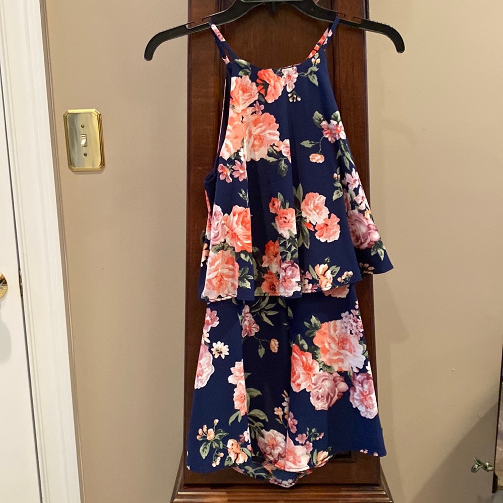 Lulu’s shorts romper, size XS, floral